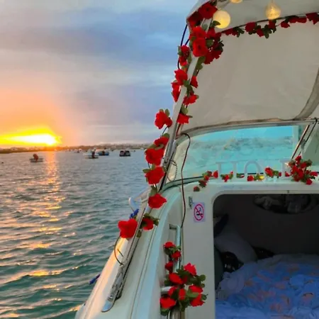 Guestboat Milagre Botel *