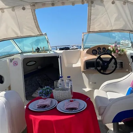 Guestboat Milagre *
