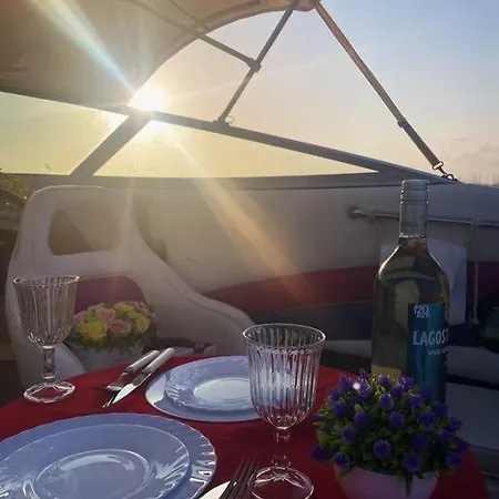 Guestboat Milagre Båthotell *