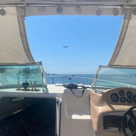 Guestboat Milagre 보트호텔 파로