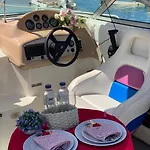 Botel Guestboat Milagre